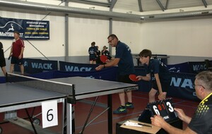 duel de familles à la table 6